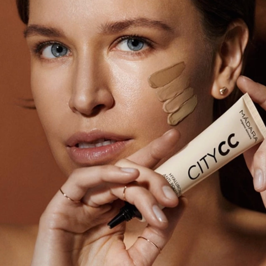 CC Crema Correctora SPF15 con Ácido Hialurónico Antipolución Mádara