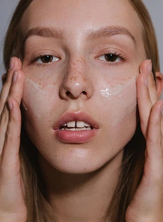 Hydra-Derm Fluido Equilibrante Mádara