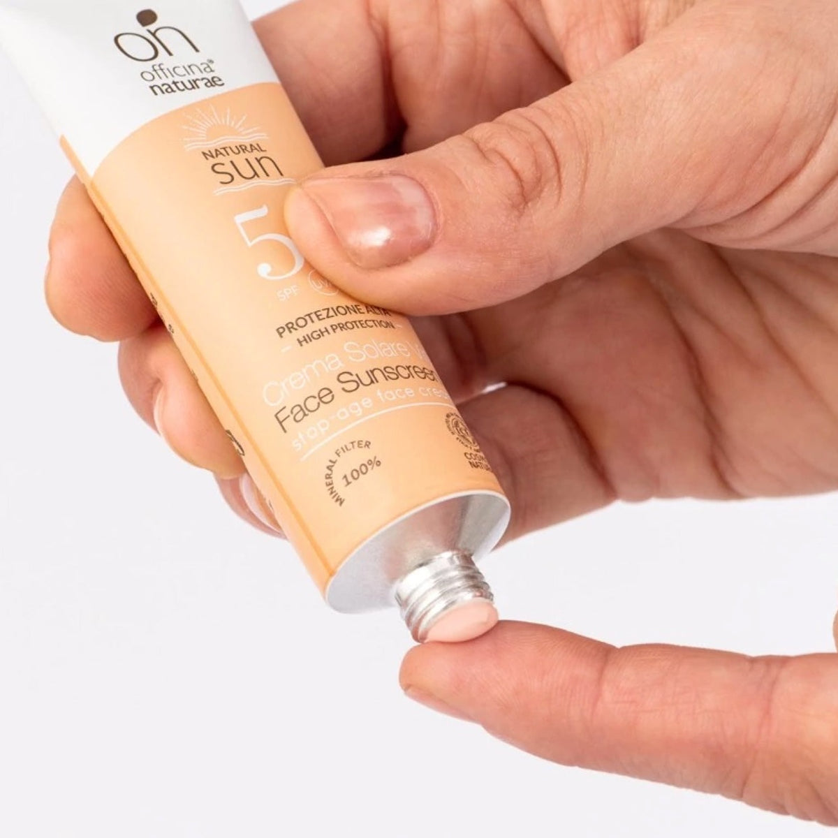 Protector Solar SPF 50 Rostro Tubo Aluminio Stop Age On Officina Naturae