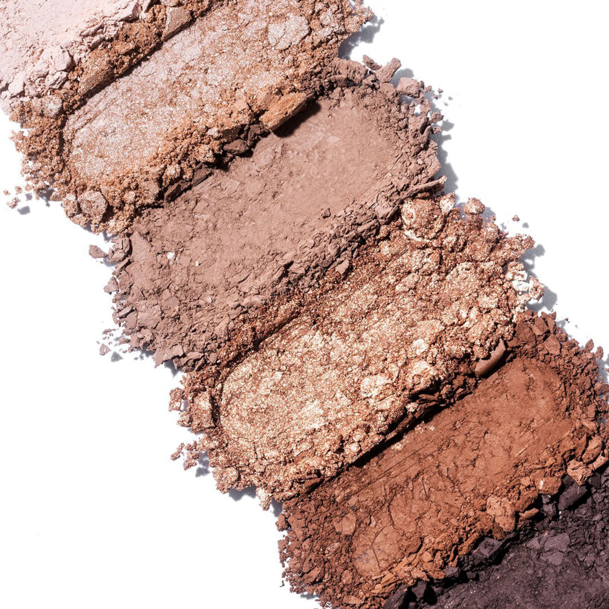 sombras de ojos marrones y nude Sante