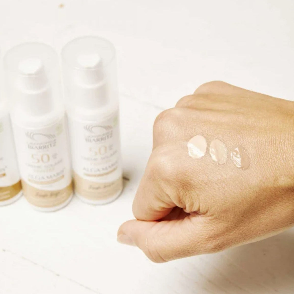 Protector Solar Natural Facial SPF 50 Color Dorée Laboratoires Biarritz