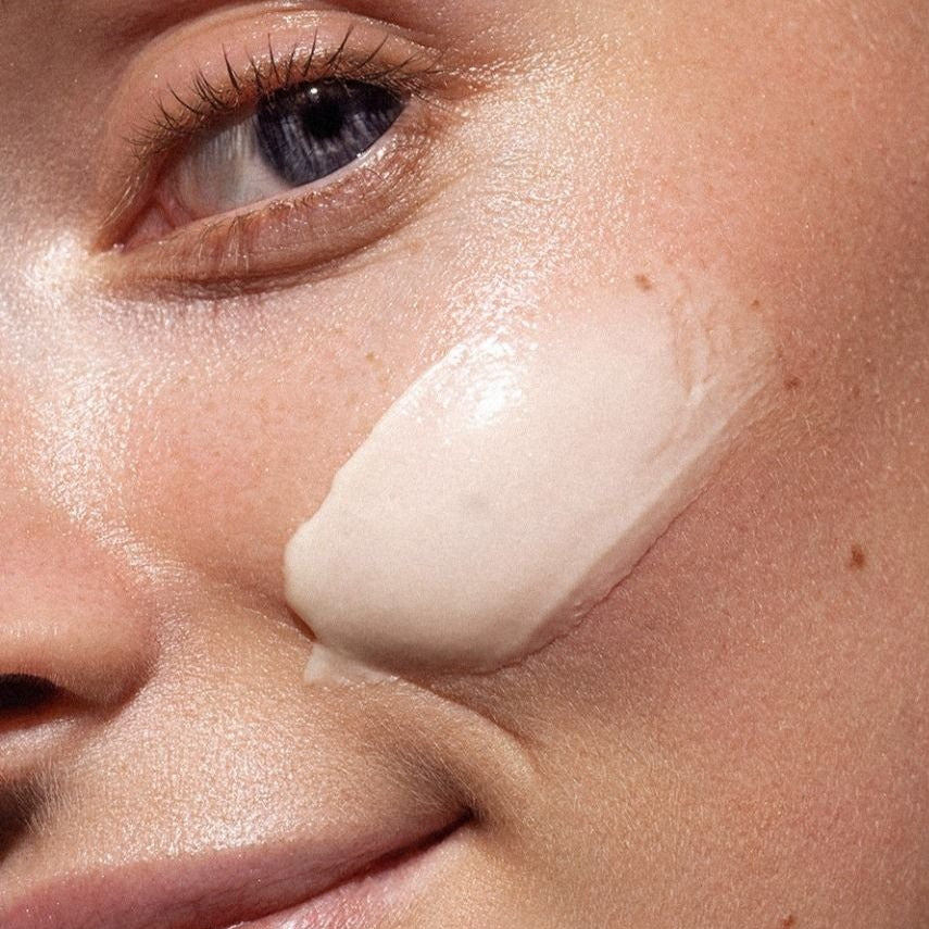 Crema Iluminadora de Recuperación con Vitamina C Mádara