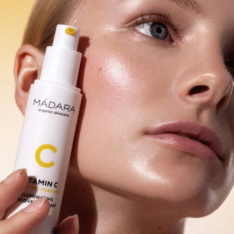 Crema Iluminadora de Recuperación con Vitamina C Mádara