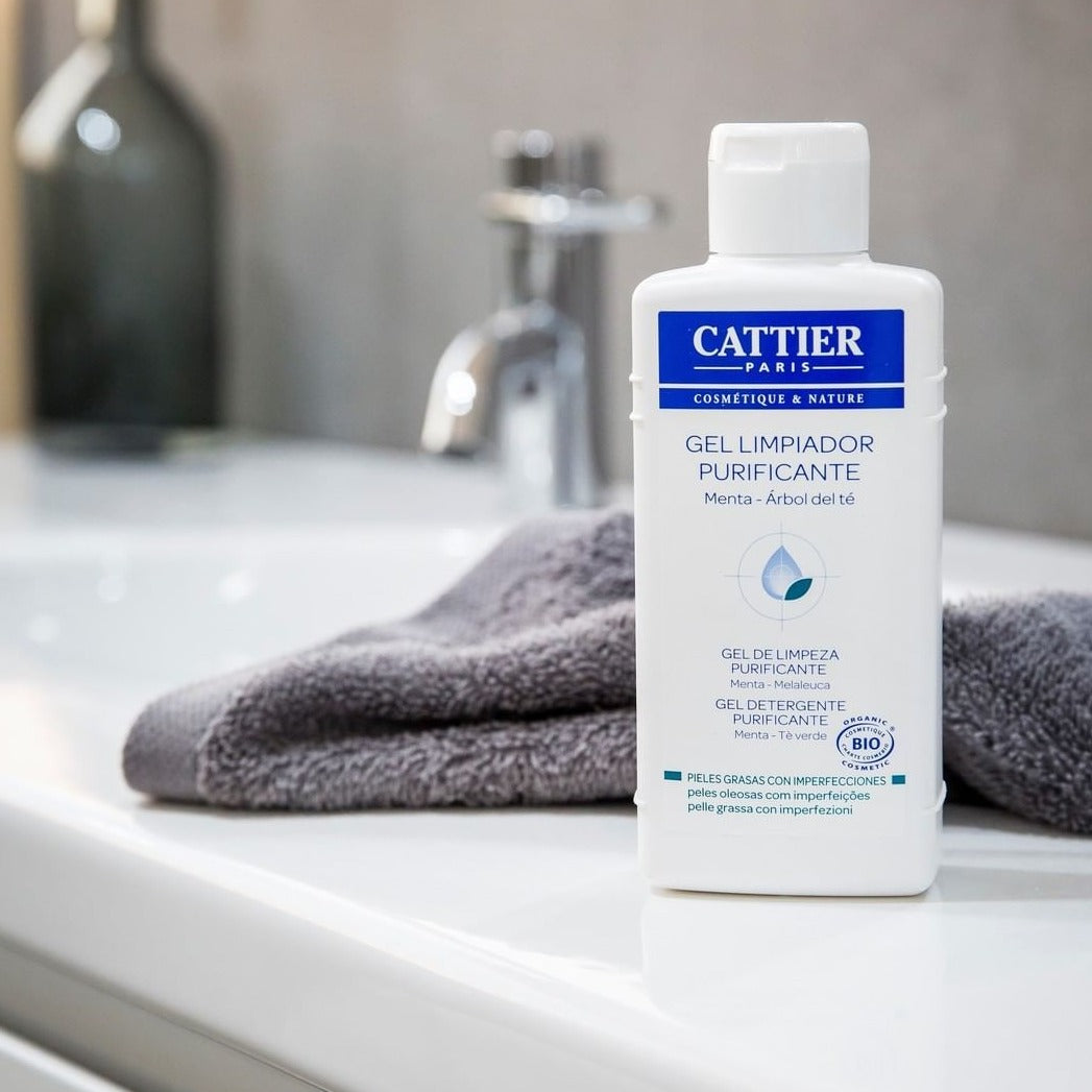 Gel Limpiador Purificante Anti Acné con Árbol del Té Cattier