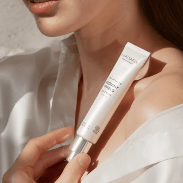 Crema de día SPF15 Radiant Shield Time Miracle Mádara